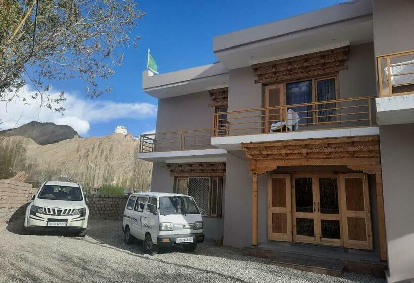 Hotel Green View Guest House