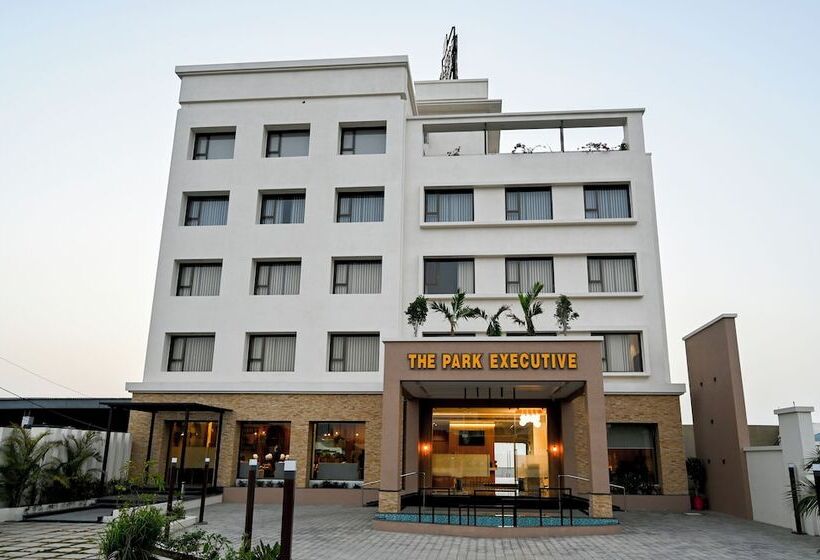 هتل Kings Kraft The Park Executive