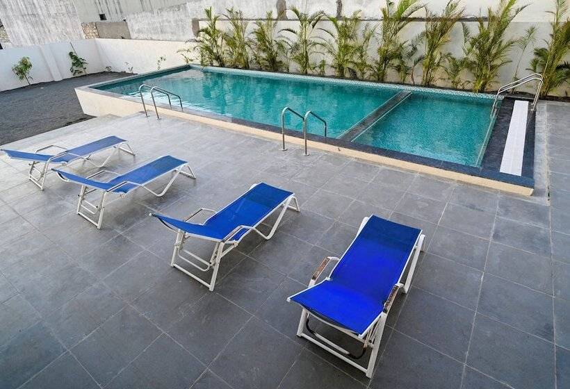 هتل Kings Kraft The Park Executive