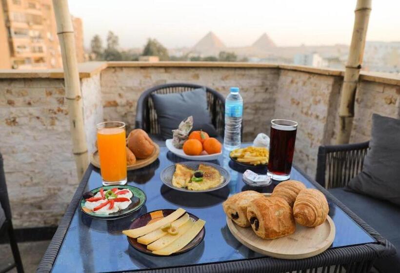 King Tout Hotel Pyramids View