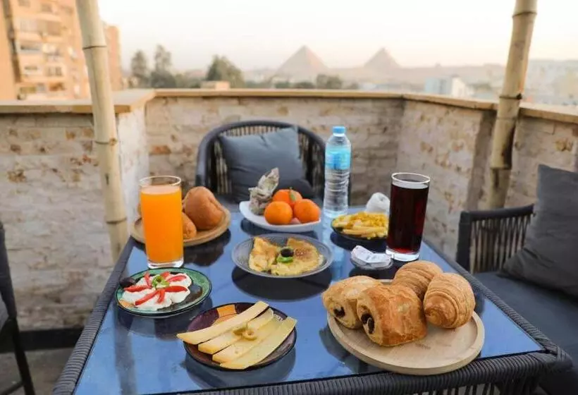King Tout Hotel Pyramids View