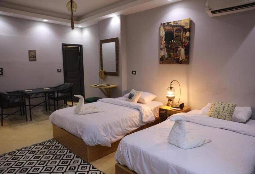 King Tout Hotel Pyramids View