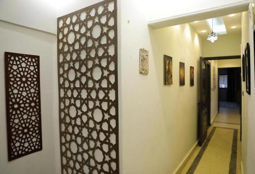 King Tout Hotel Pyramids View