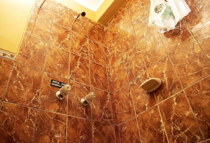 بنسيون Hostal Pukawara