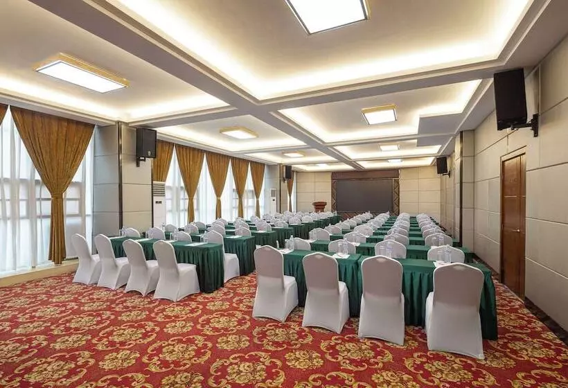 Days Hotel By Wyndham Dali High Speed Railway Station