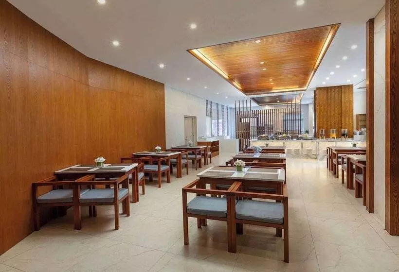 Days Hotel By Wyndham Dali High Speed Railway Station