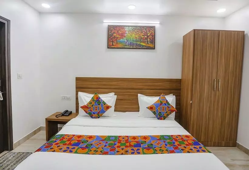 Fabhotel Unique Stay