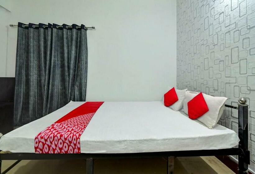 בית מלון כפרי Oyo Flagship Ashiyana