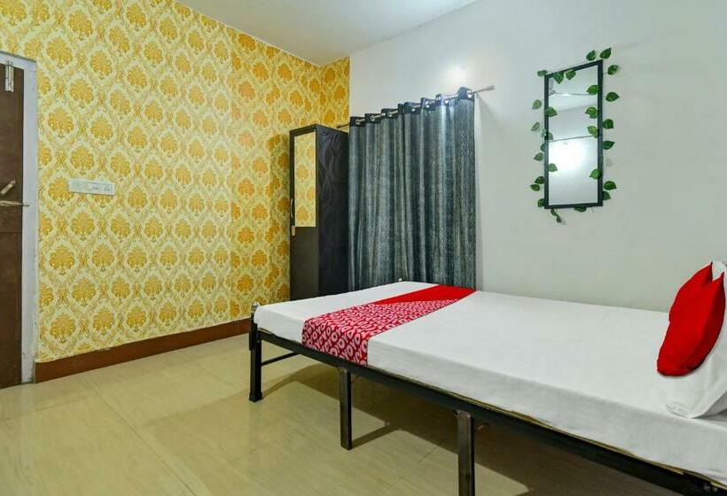 בית מלון כפרי Oyo Flagship Ashiyana