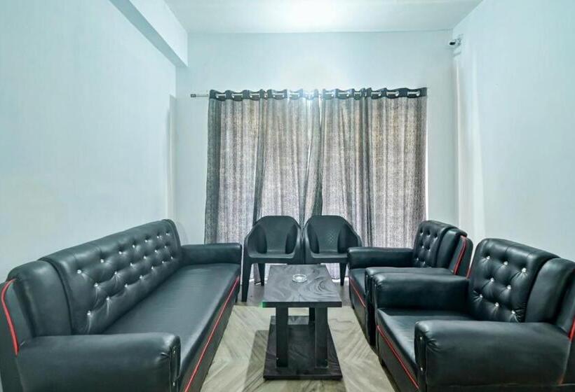 בית מלון כפרי Oyo Flagship Ashiyana