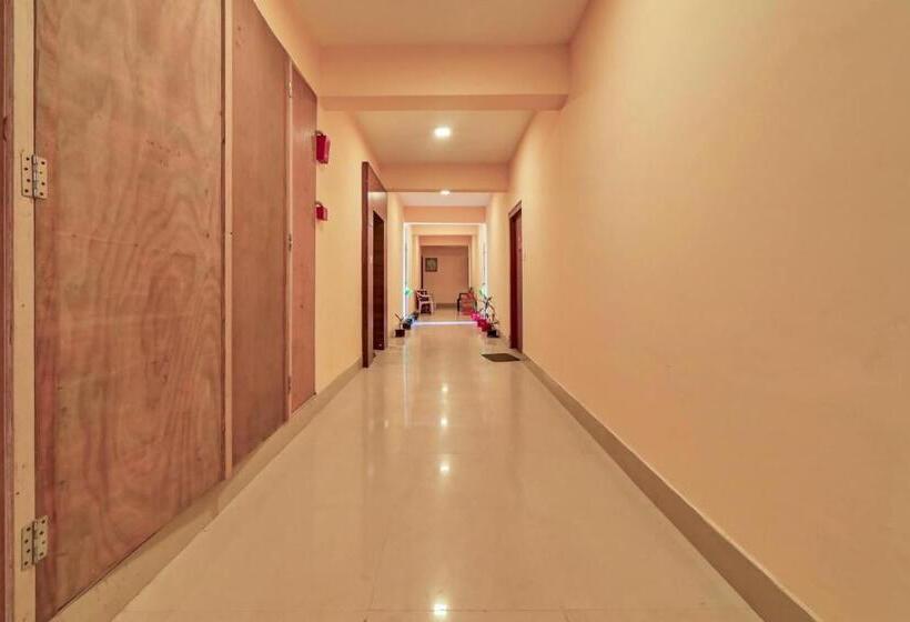 בית מלון כפרי Oyo Flagship Ashiyana