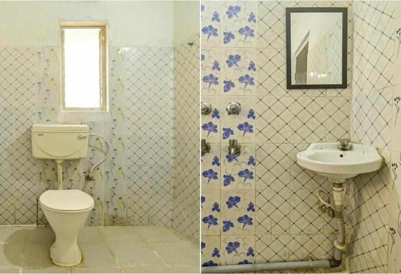 בית מלון כפרי Oyo Flagship Ashiyana