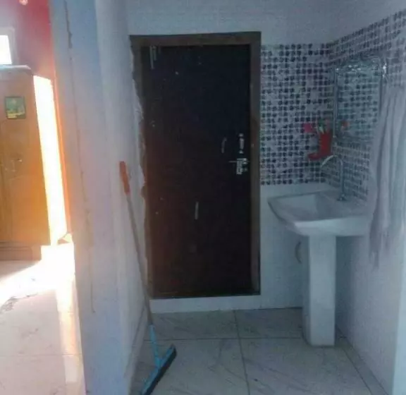 Hotelli Oyo Saini Guest House