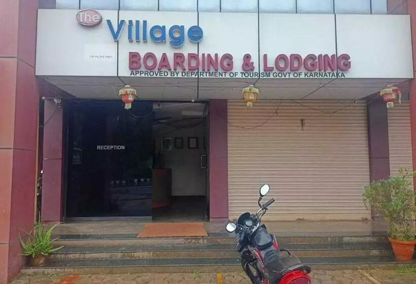 ホテル Oyo Viraj The Village Bar And Restaurant Boarding & Lodging