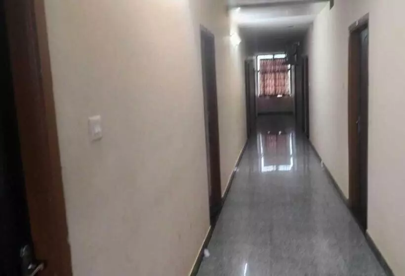 ホテル Oyo Viraj The Village Bar And Restaurant Boarding & Lodging