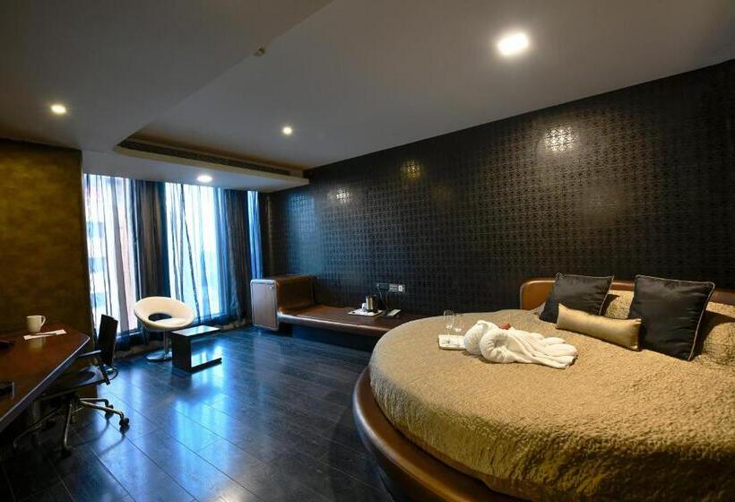 호텔 Premier Tamanna