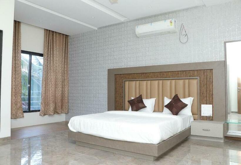 호텔 Ramji Family Garden Lodging Restaurant