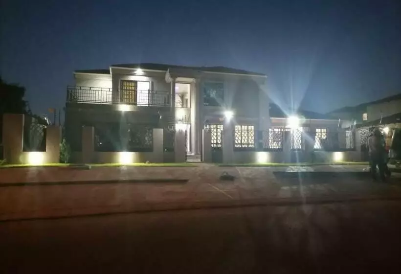 Aamiaismajoitus (B&B) Lady D Exclusive Abode