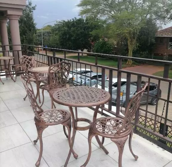 Aamiaismajoitus (B&B) Lady D Exclusive Abode