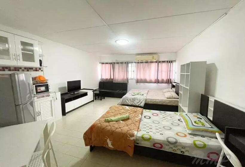 Hotelli Popular The Best Muangthongthani 日常房间公寓