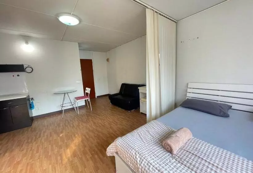 Hotelli Popular The Best Muangthongthani 日常房间公寓