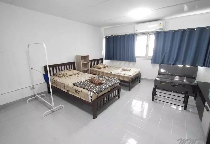 Hotelli Popular The Best Muangthongthani 日常房间公寓