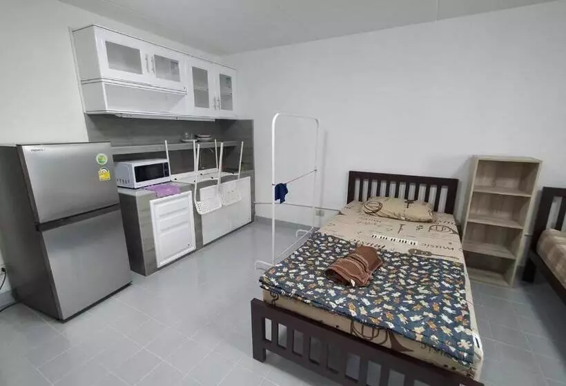 Hotelli Popular The Best Muangthongthani 日常房间公寓