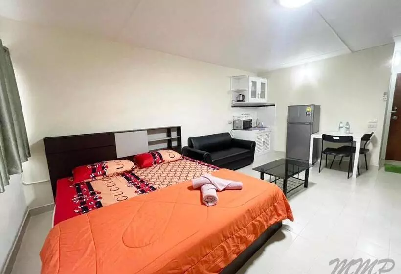 Hotelli Popular The Best Muangthongthani 日常房间公寓