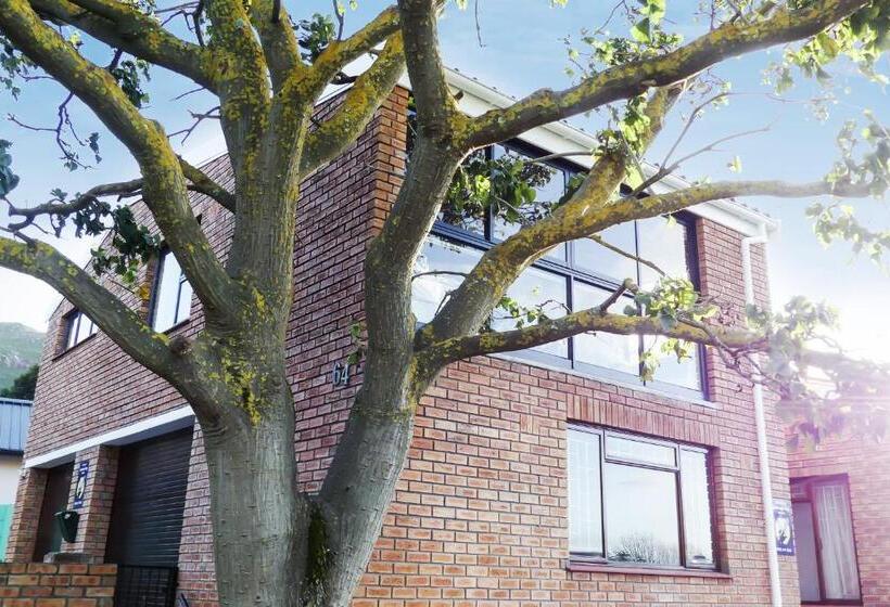 بنسيون Shalom Self Catering