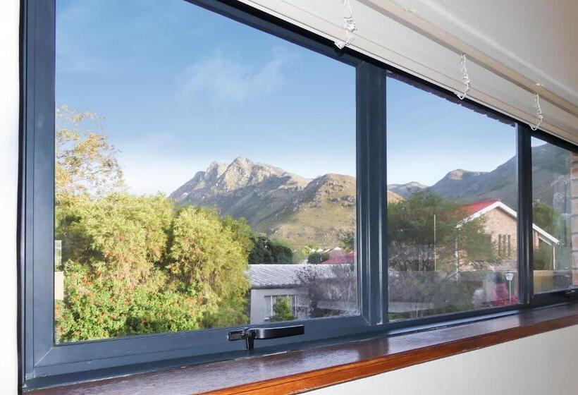 بنسيون Shalom Self Catering