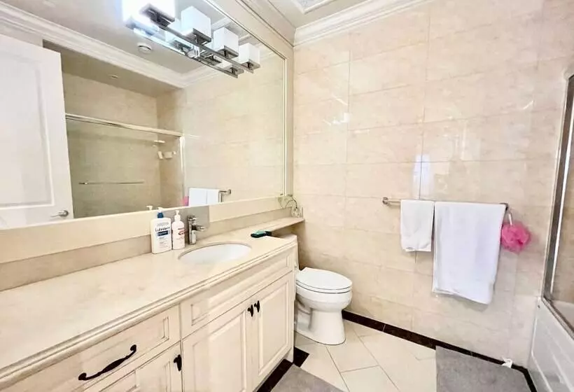 ペンション Vancouver Airport Guesthouse