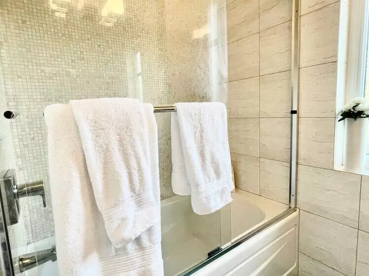 ペンション Vancouver Airport Guesthouse