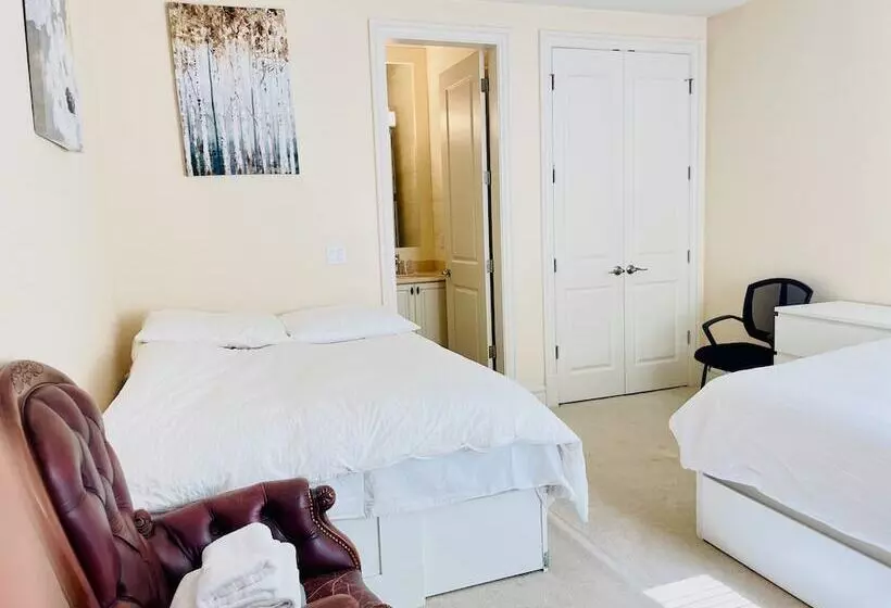 ペンション Vancouver Airport Guesthouse