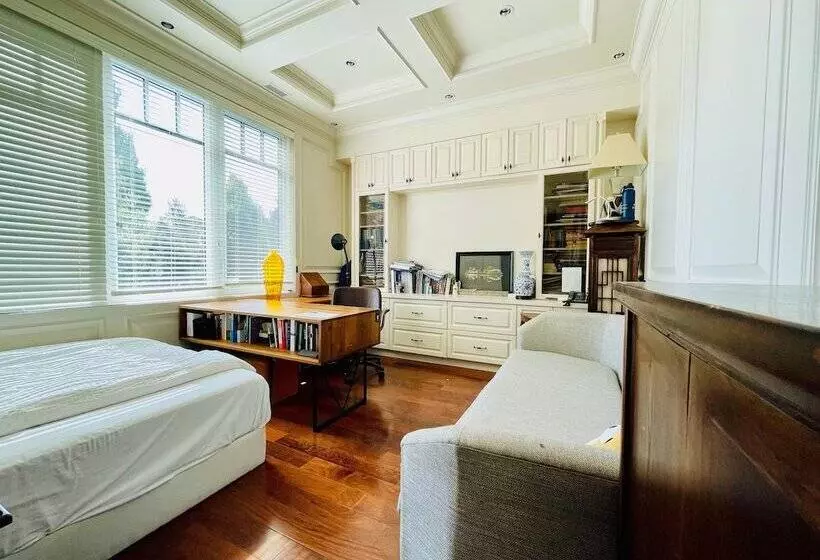 ペンション Vancouver Airport Guesthouse