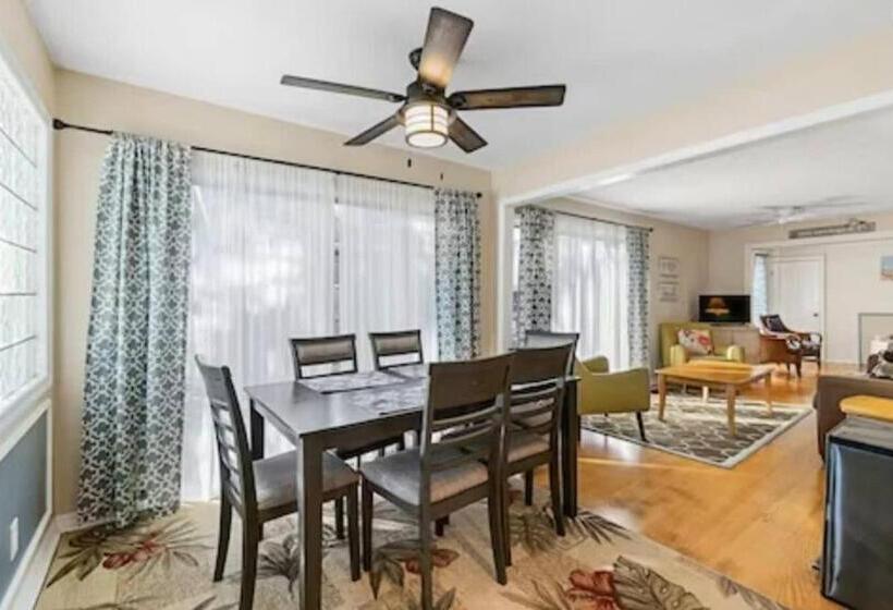 فندق صغير Beach Cottage Steps From The Ocean