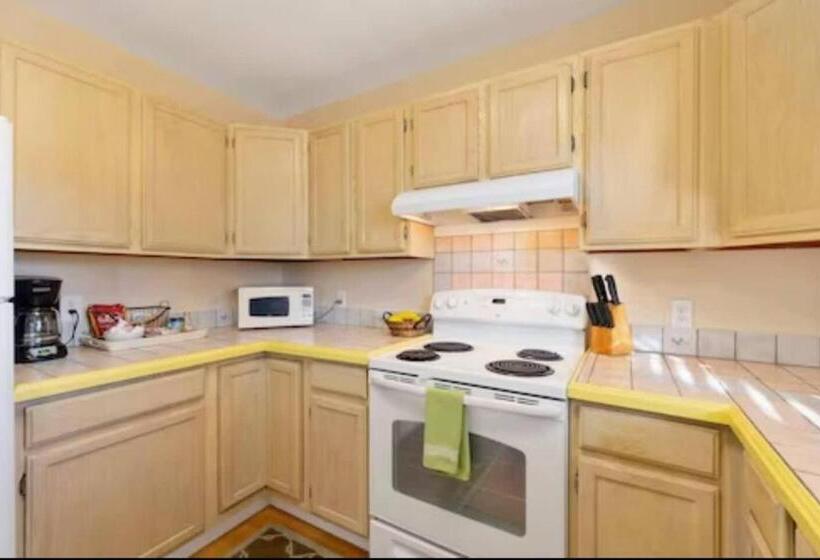 فندق صغير Beach Cottage Steps From The Ocean