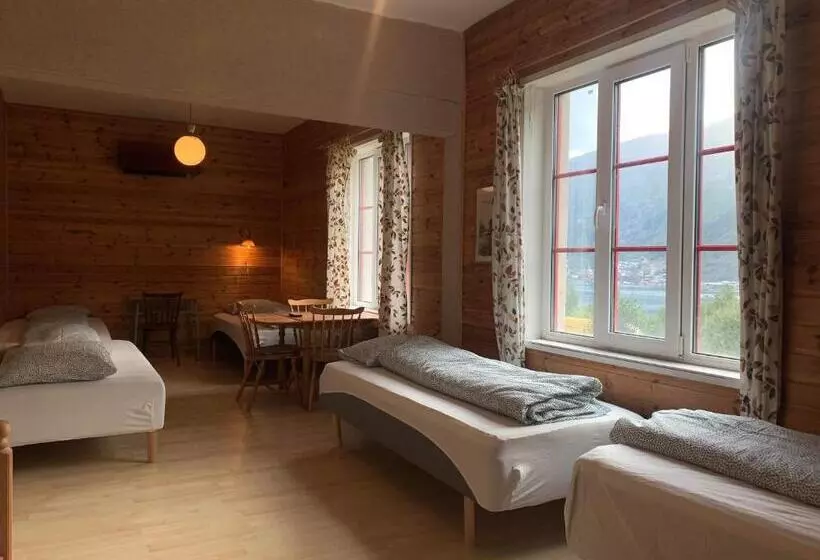 Retkeilymaja Fjordshelter Dorm