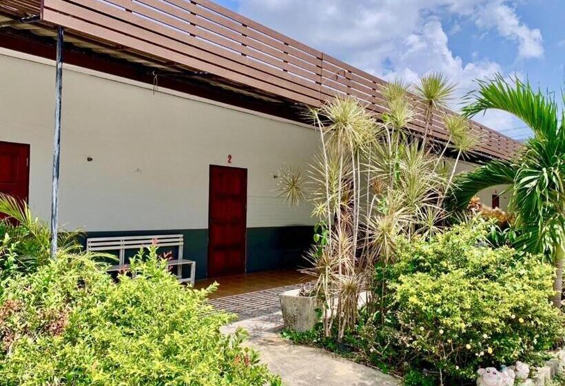 בית מלון כפרי Baan Kenpoo Resort