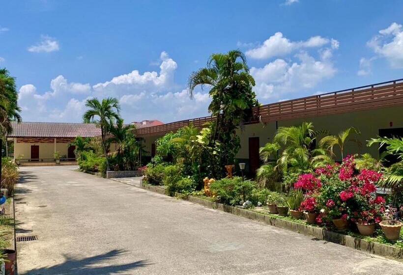 בית מלון כפרי Baan Kenpoo Resort