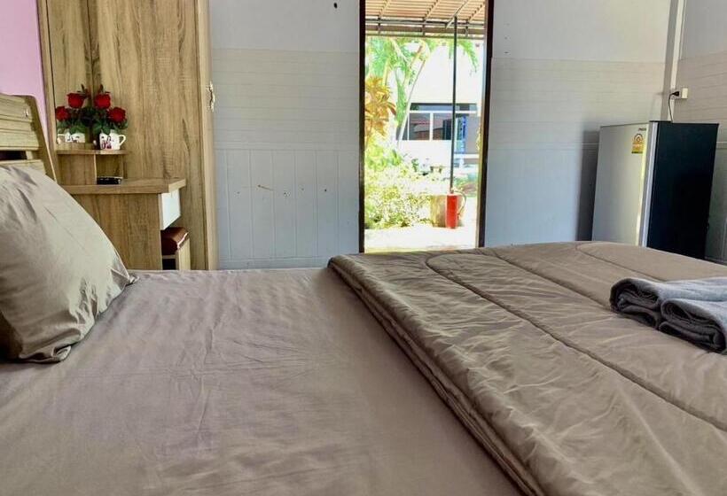 בית מלון כפרי Baan Kenpoo Resort