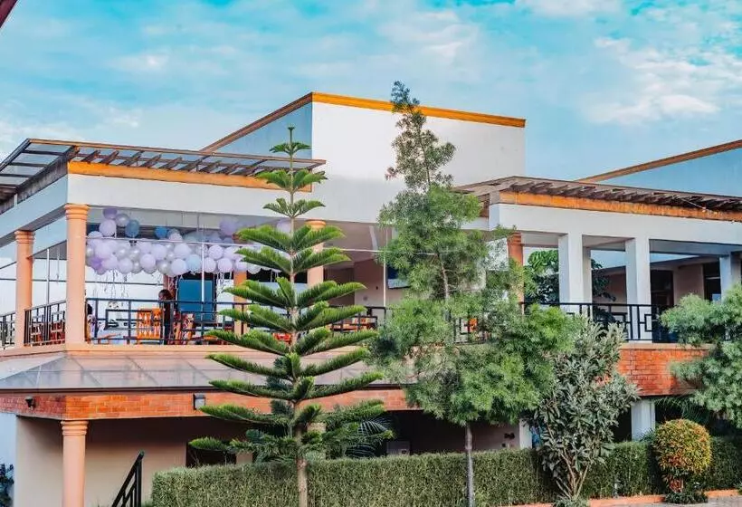 هتل La Brezi Suites