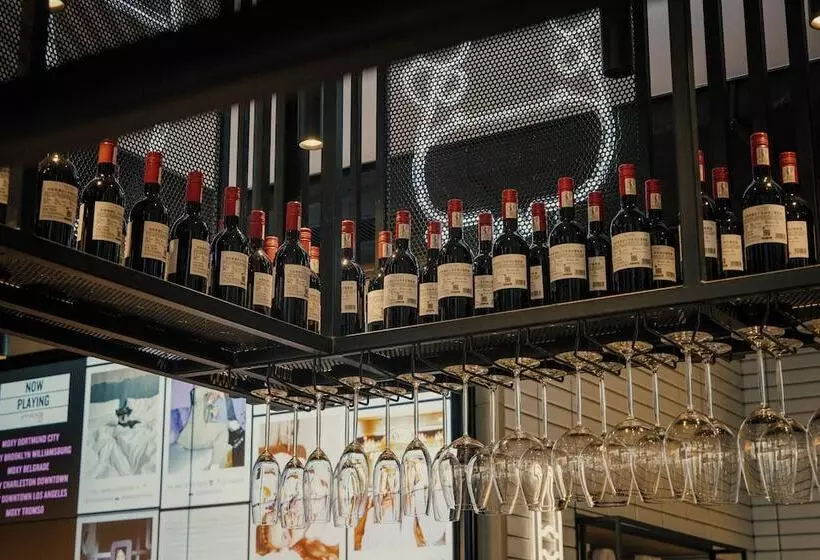 هتل Moxy Xi An Downtown