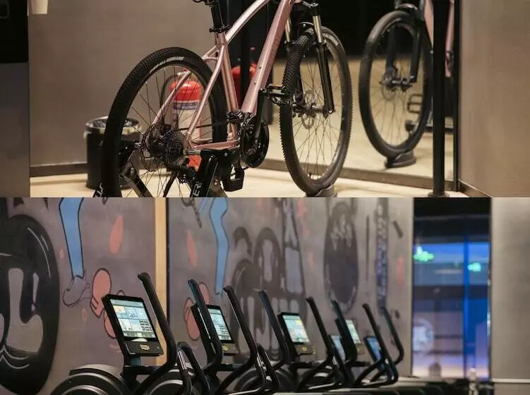 هتل Moxy Xi An Downtown