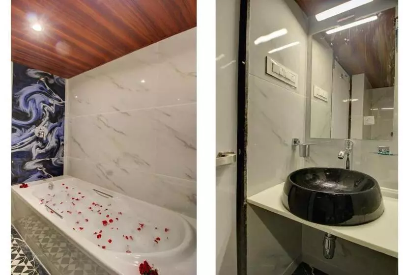 هتل Sapphire Inn