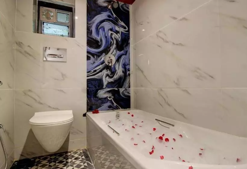 هتل Sapphire Inn