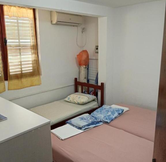 پانسیون Apartmani Gina