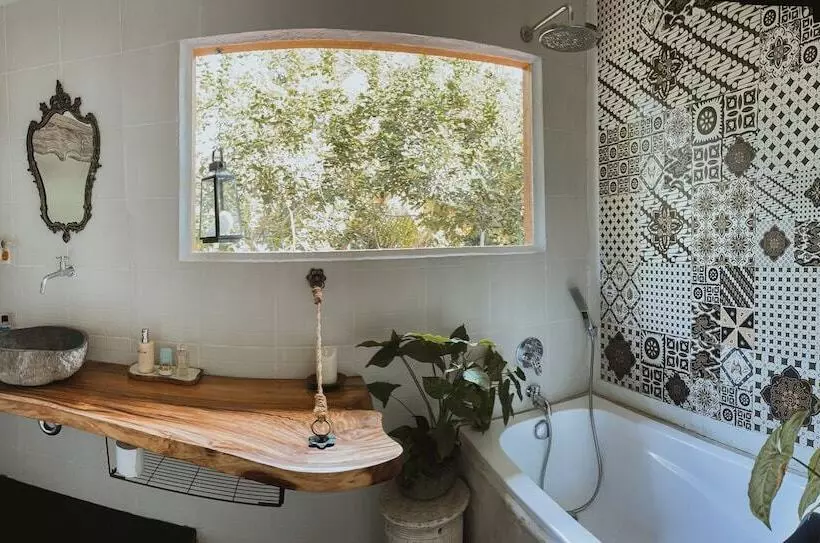 Aamiaismajoitus (B&B) 1111 Alchemy Space