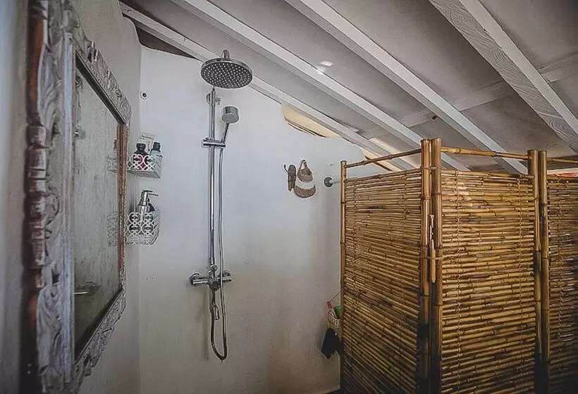 Aamiaismajoitus (B&B) 1111 Alchemy Space