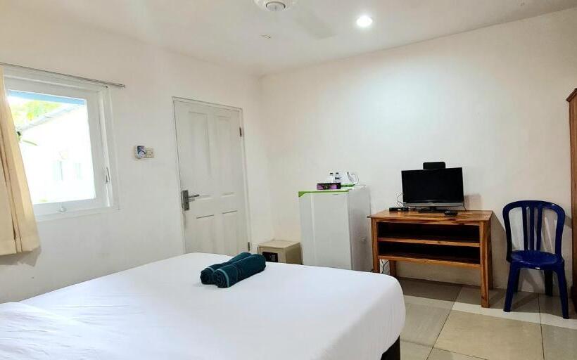 ホテル Kos 168 Jimbaran