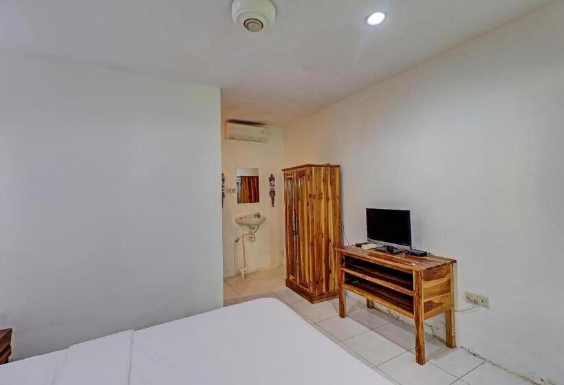 ホテル Kos 168 Jimbaran